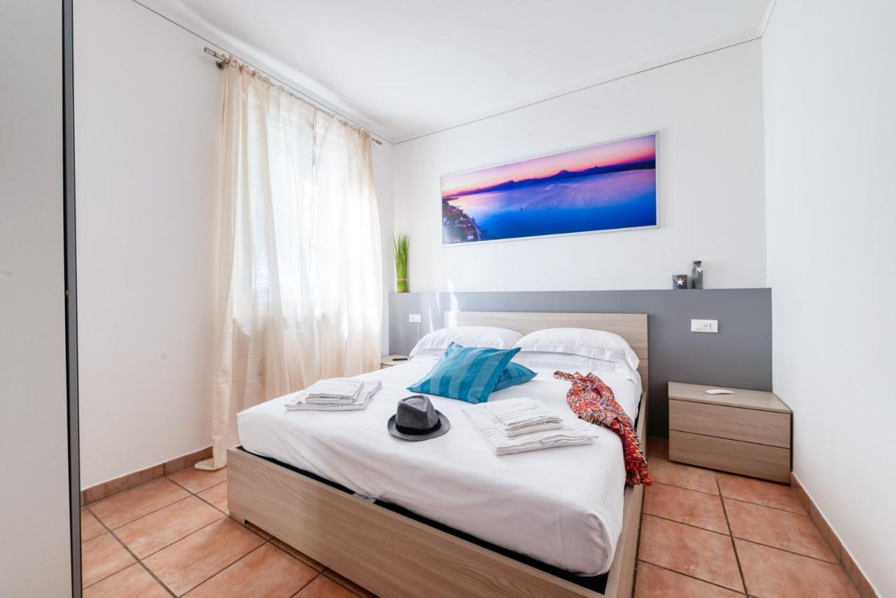 Wolf House - Peschiera Holiday - Jacuzzi Privata Песк'єра-дель-Гарда Екстер'єр фото