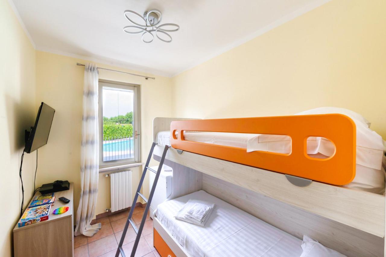 Wolf House - Peschiera Holiday - Jacuzzi Privata Песк'єра-дель-Гарда Екстер'єр фото