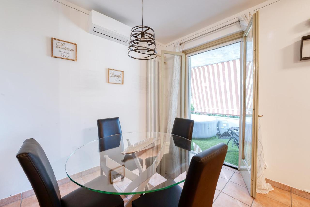 Wolf House - Peschiera Holiday - Jacuzzi Privata Песк'єра-дель-Гарда Екстер'єр фото