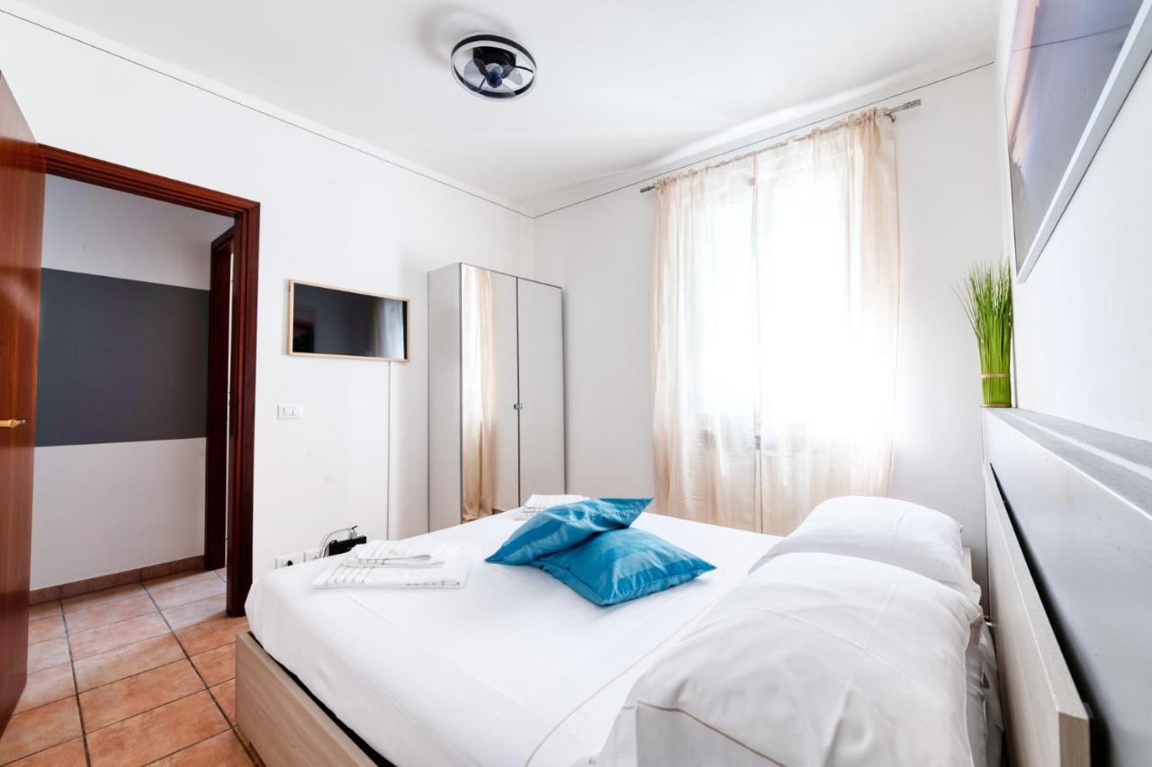 Wolf House - Peschiera Holiday - Jacuzzi Privata Песк'єра-дель-Гарда Екстер'єр фото