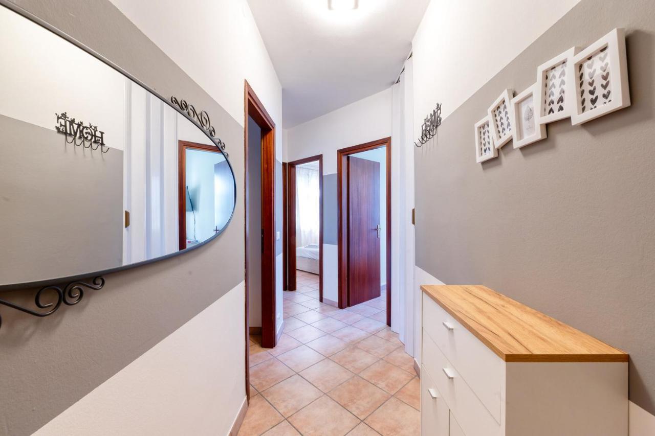 Wolf House - Peschiera Holiday - Jacuzzi Privata Песк'єра-дель-Гарда Екстер'єр фото
