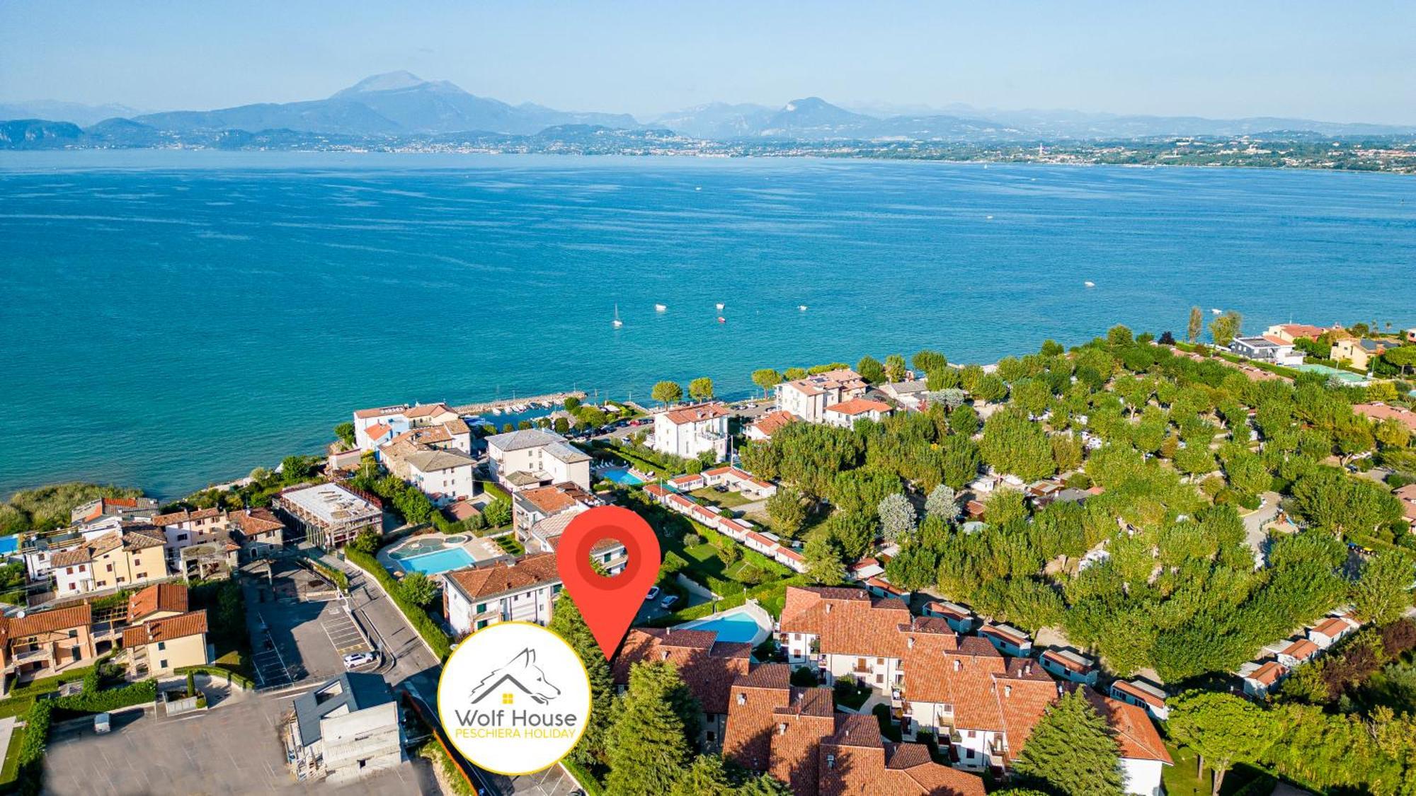 Wolf House - Peschiera Holiday - Jacuzzi Privata Песк'єра-дель-Гарда Екстер'єр фото